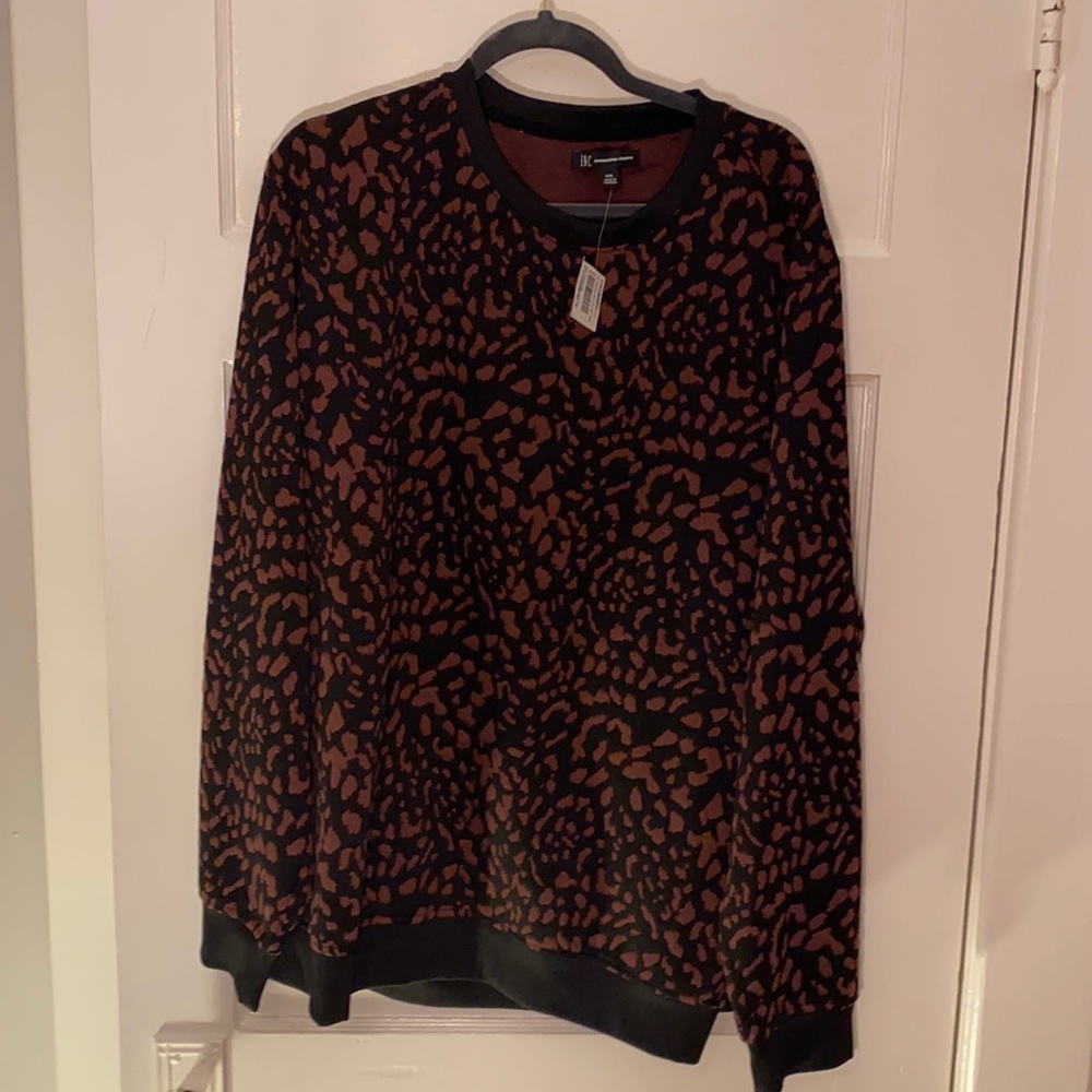 New Men’s XXL  leopard sweater
